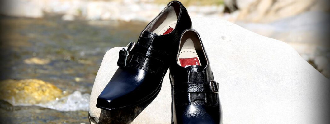 The Ultimate Guide to Leather Shoes & Jackets: Timeless Fashion & Durability